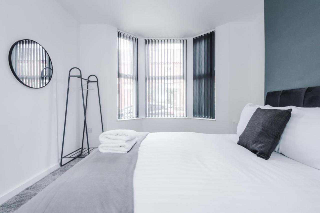Cosy 3 Bed 3 Bath House - Central Liverpool -Self Check-In & Free Parking! Villa Buitenkant foto